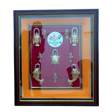 Brass Vintage Lock Wall Hanging Frame-1