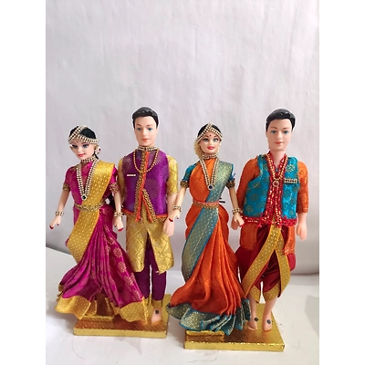 traditional Barbie couple dolls-12105290