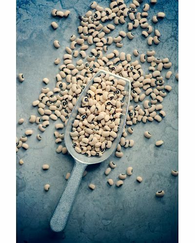 BLACK EYED BEANS-12336774