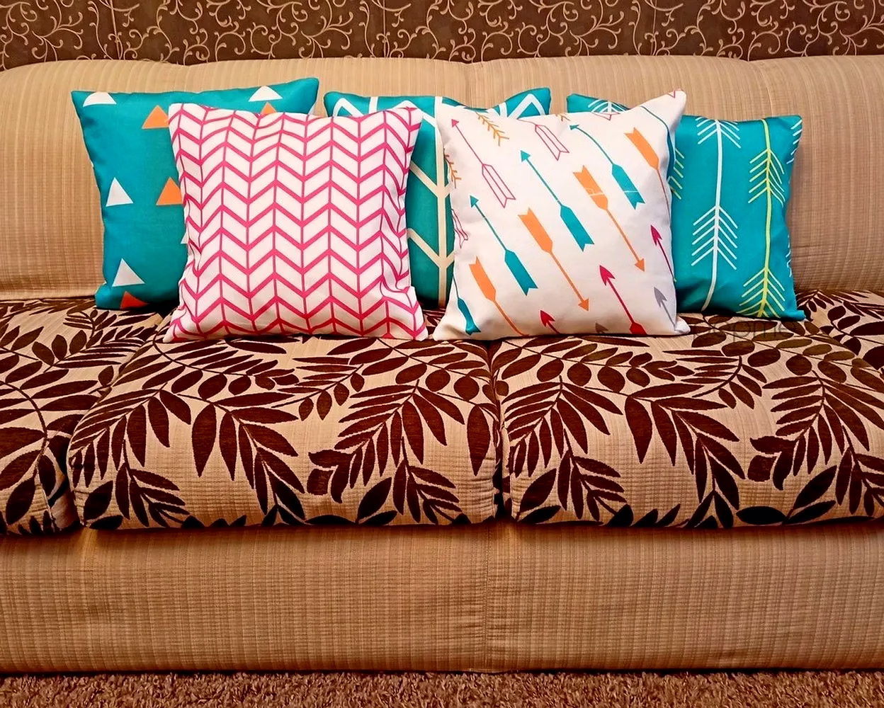 Cushion Cover Set Arrow image 1