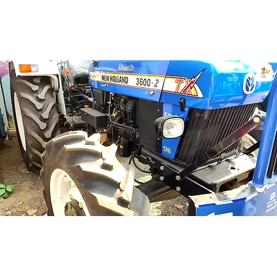 12 F + 3 R 3600-2 TX New Holland Tractor, 4 WD, 50 HP-2