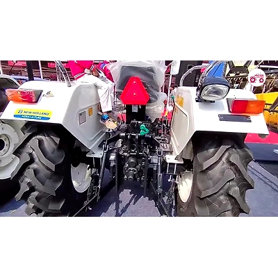 8 F + 2 R 3600-2 Tx Super 4WD New Holland Tractor, 50 HP-2