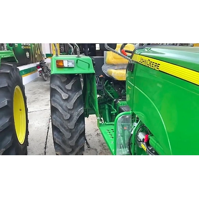 8 F + 4 R 5105 D 2WD John Deere Tractor, 40 HP-1