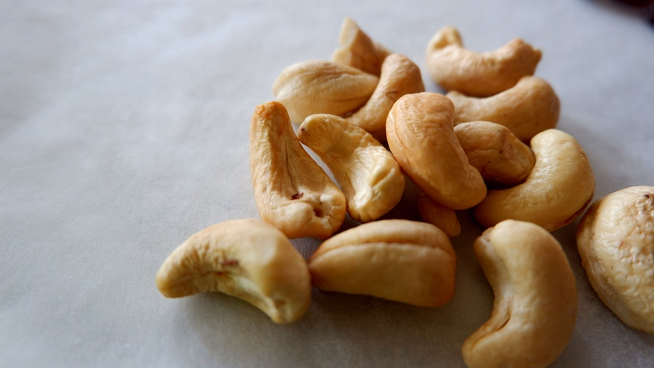 Cashew image 1