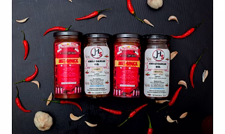 Jury Hot Sauce/Oil Chili Garlic