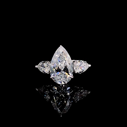 18k gold ring with diamonds