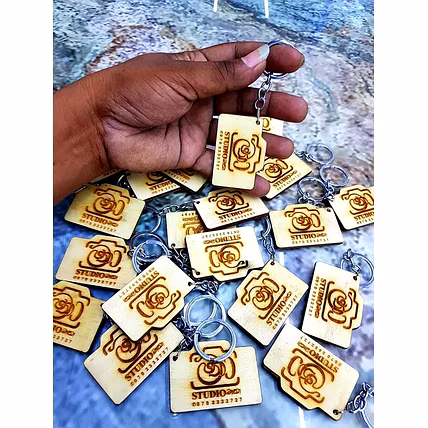 Wooden key tags with laser printing-1