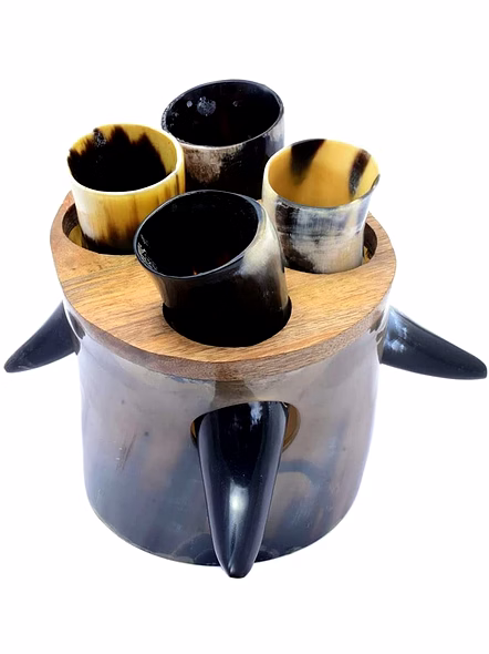 Viking Drinking Horns Shot Glass Kit. 4 Shot Glass mini Horns and a Horn Stand