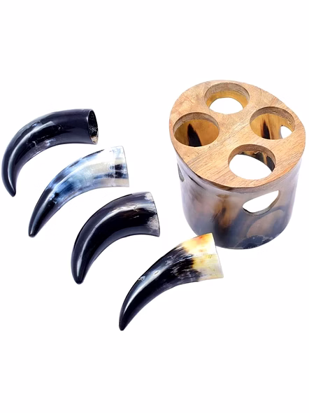 Viking Drinking Horns Shot Glass Kit. 4 Shot Glass mini Horns and a Horn Stand