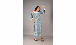 Sleeveless Chanderi suit 1018