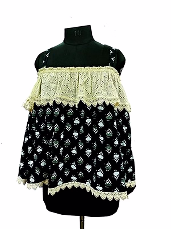 wander strapped top in black print 1026