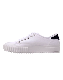 FILA Classic Kicks Trail White Womens Canvas Shoes (IN-28004)