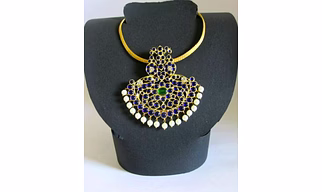 Shobana choker