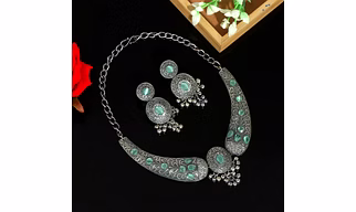 Anassa Pista Green stone floral folk Necklace Set Oxidised