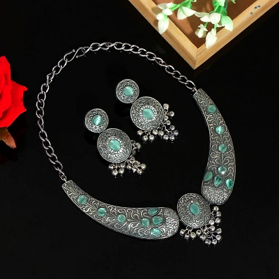 Anassa Pista Green stone floral folk Necklace Set Oxidised