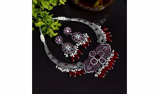 Anassa Maroon stone ghungroo moti flower Necklace Set Oxidised