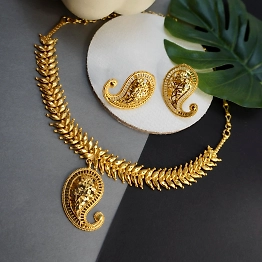 ORO-Splendid intricate gold necklace set