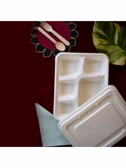 5 CP MEAL TRAY WITH LID, eco-friendly and sustainable.