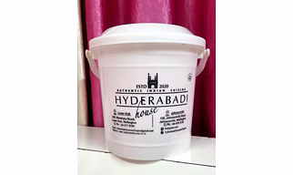 Restaurant and takeaway plastic food containers