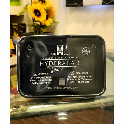 Restaurant and takeaway plastic food containers-1