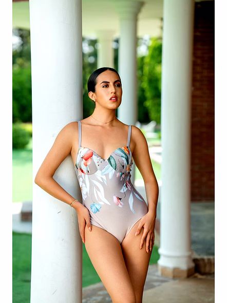 Floral Print One-Piece Swimsuit with Adjustable Straps and Structured Bust Beachwear