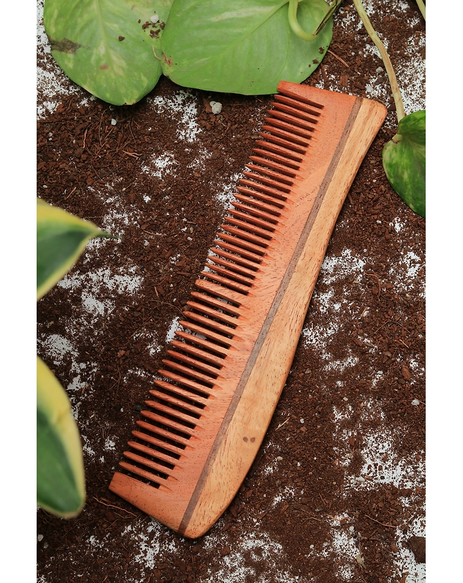 Curvy Neem wood comb-dual teeth-3