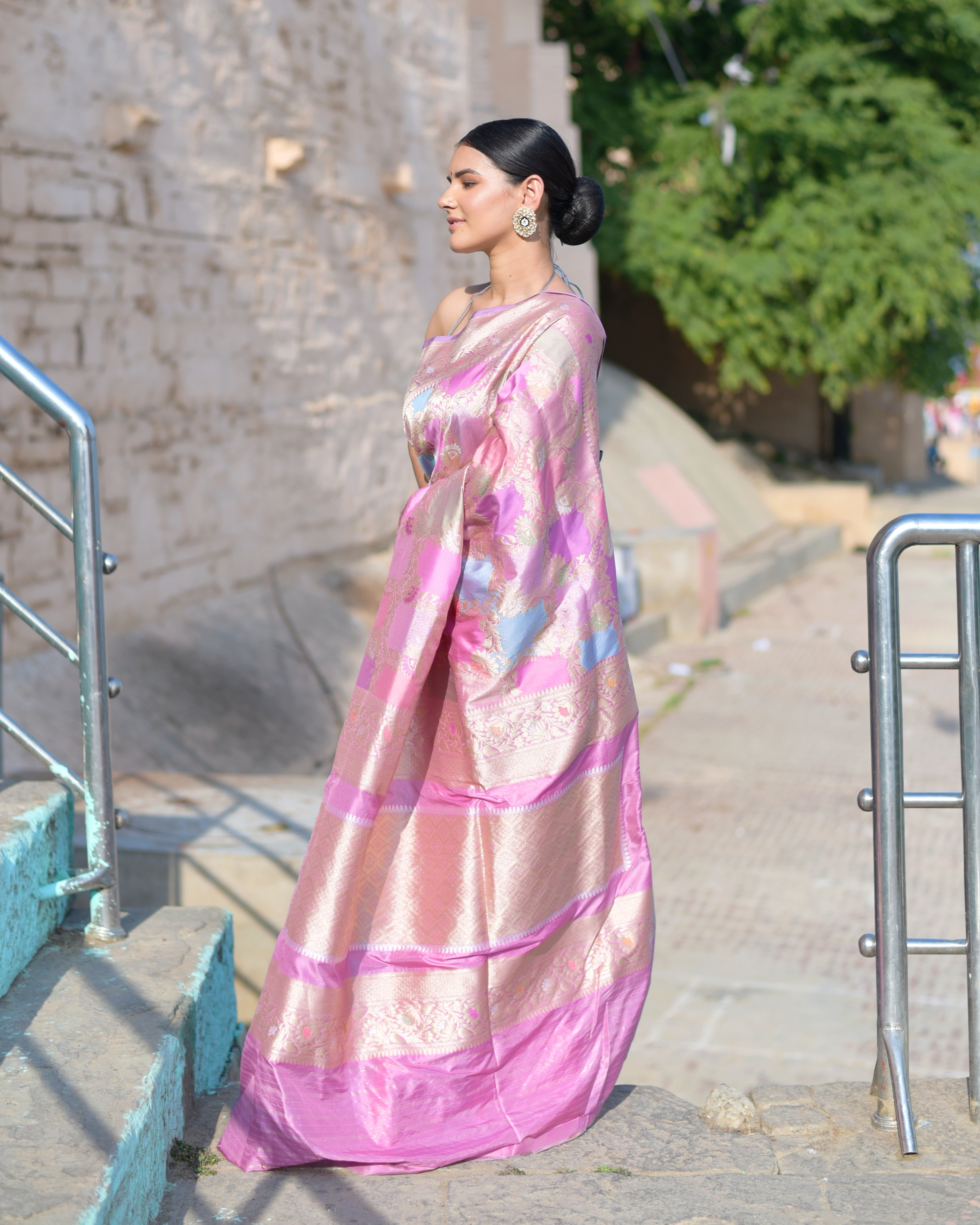 Pink Rungkaat Pure Katan Kadhiyal Banaras Handloom Saree-Pink-2