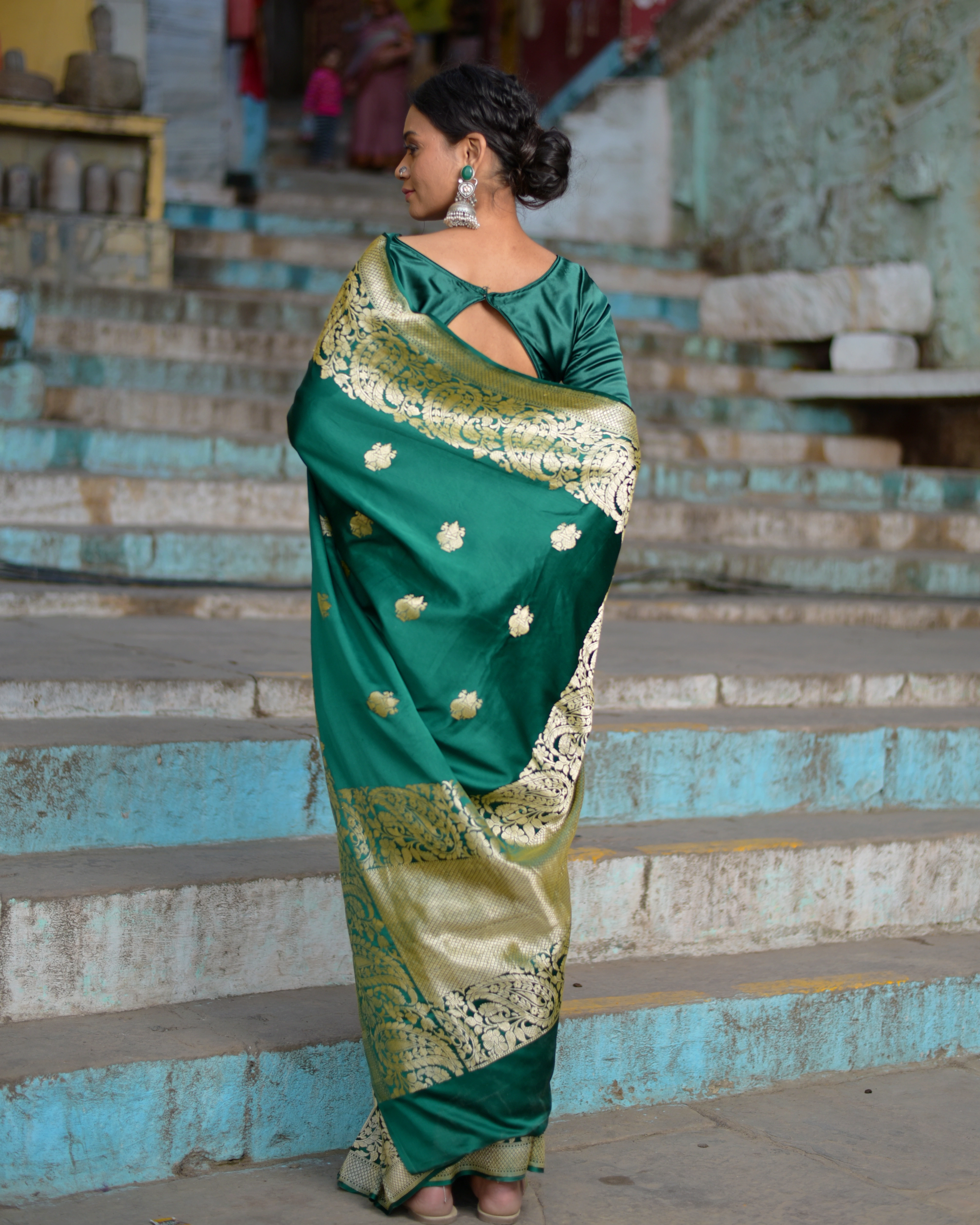 Rama Green Pure Mashru Kadhiyal Boota Banaras Handwoven Saree-Rama-3