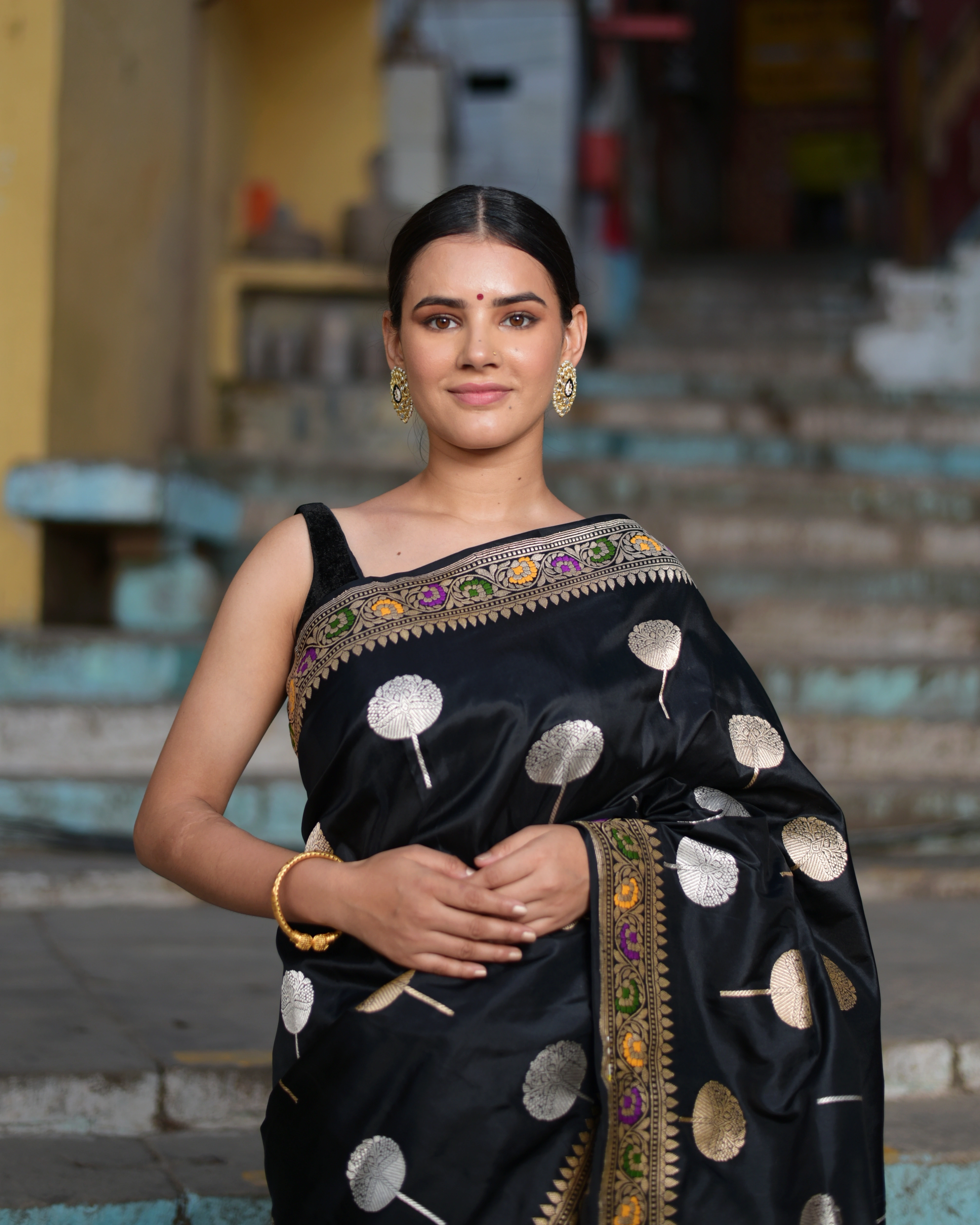 Black Pure Katan Belbooti Banaras Handwoven Saree-Rung1071