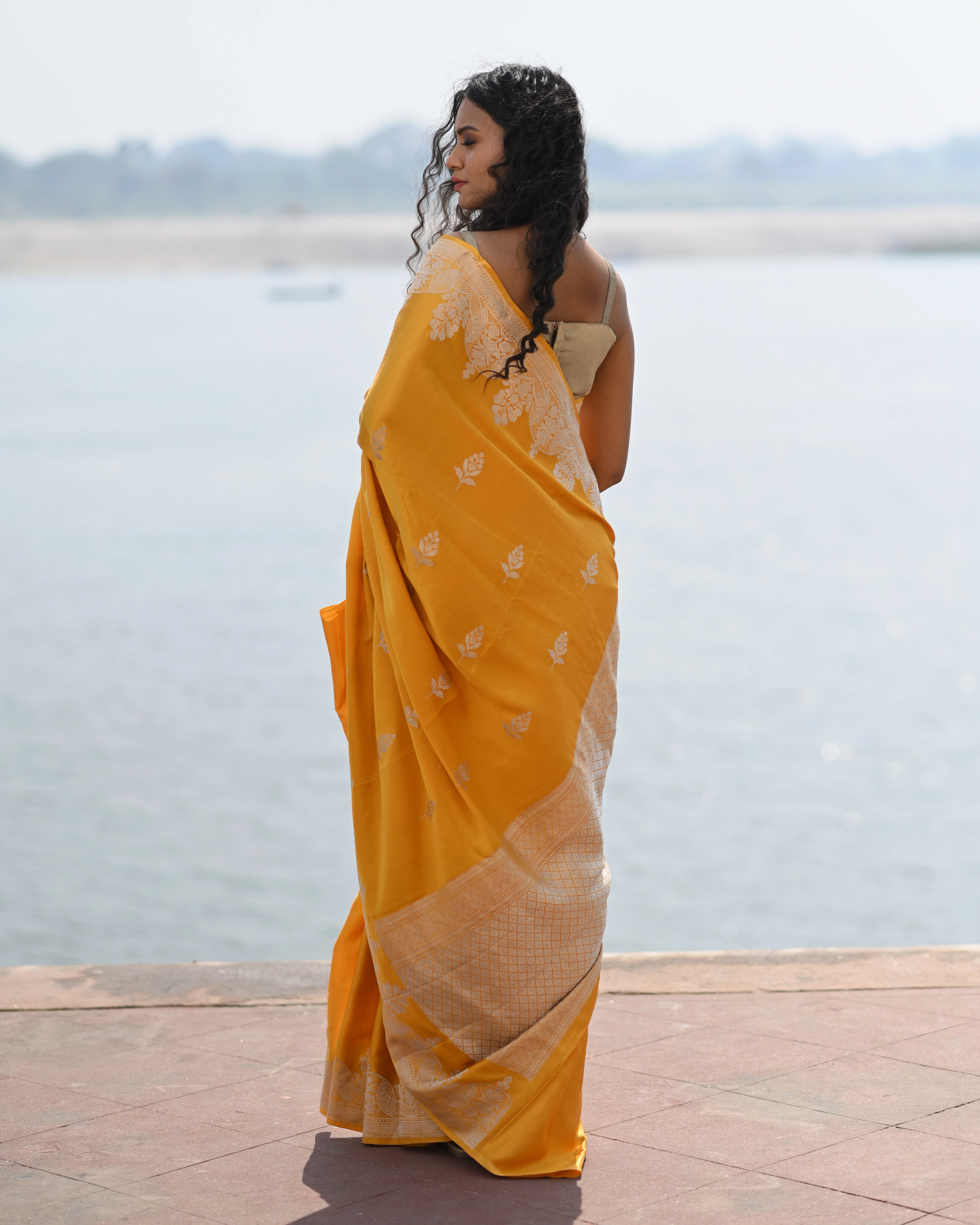 Yellow Mashru Kadhiyal Boota Banaras Handwoven Saree-Yellow-3