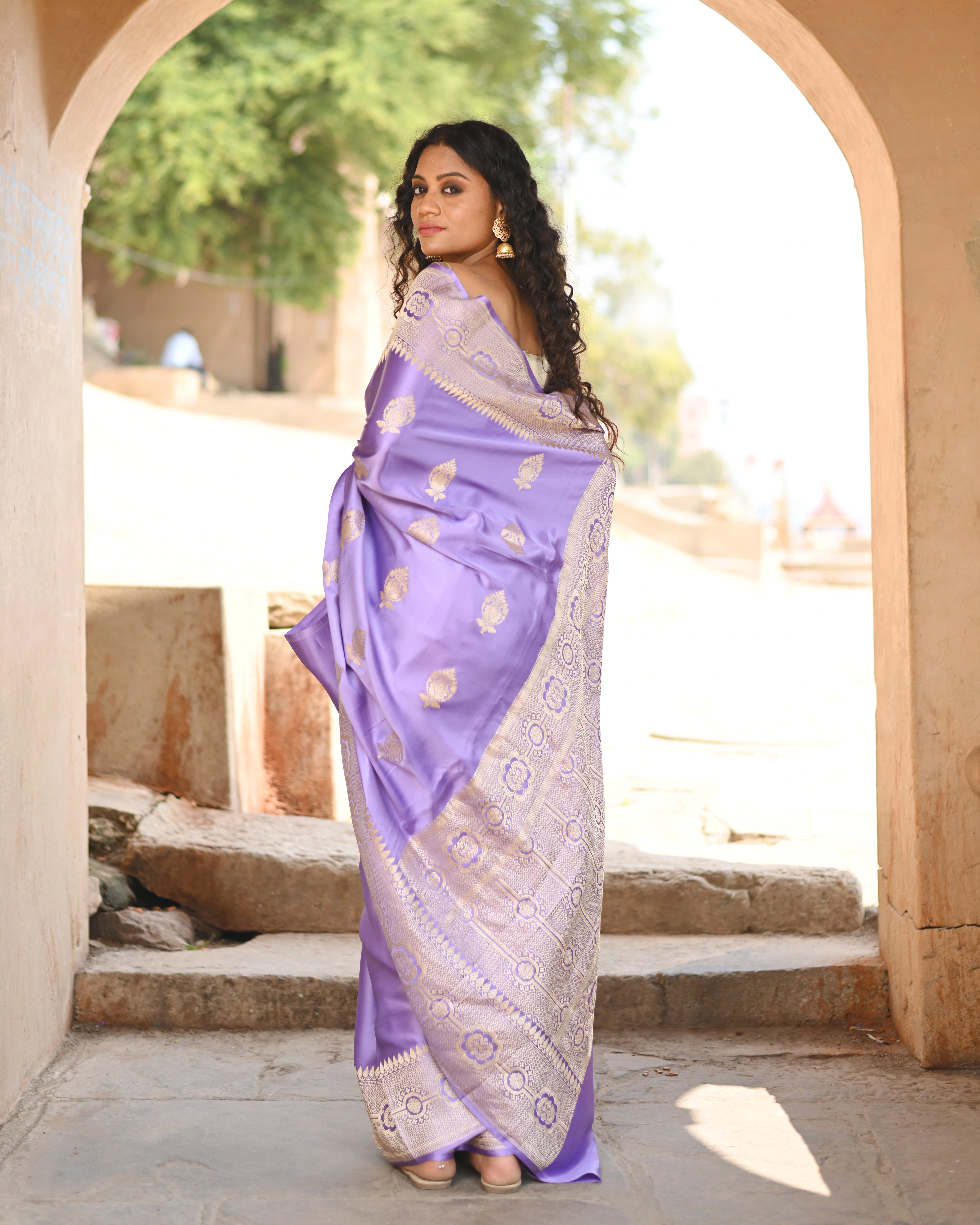 Levendor Mashru Kadhiyal Boota Banaras Hadwoven Saree-Levendor-3