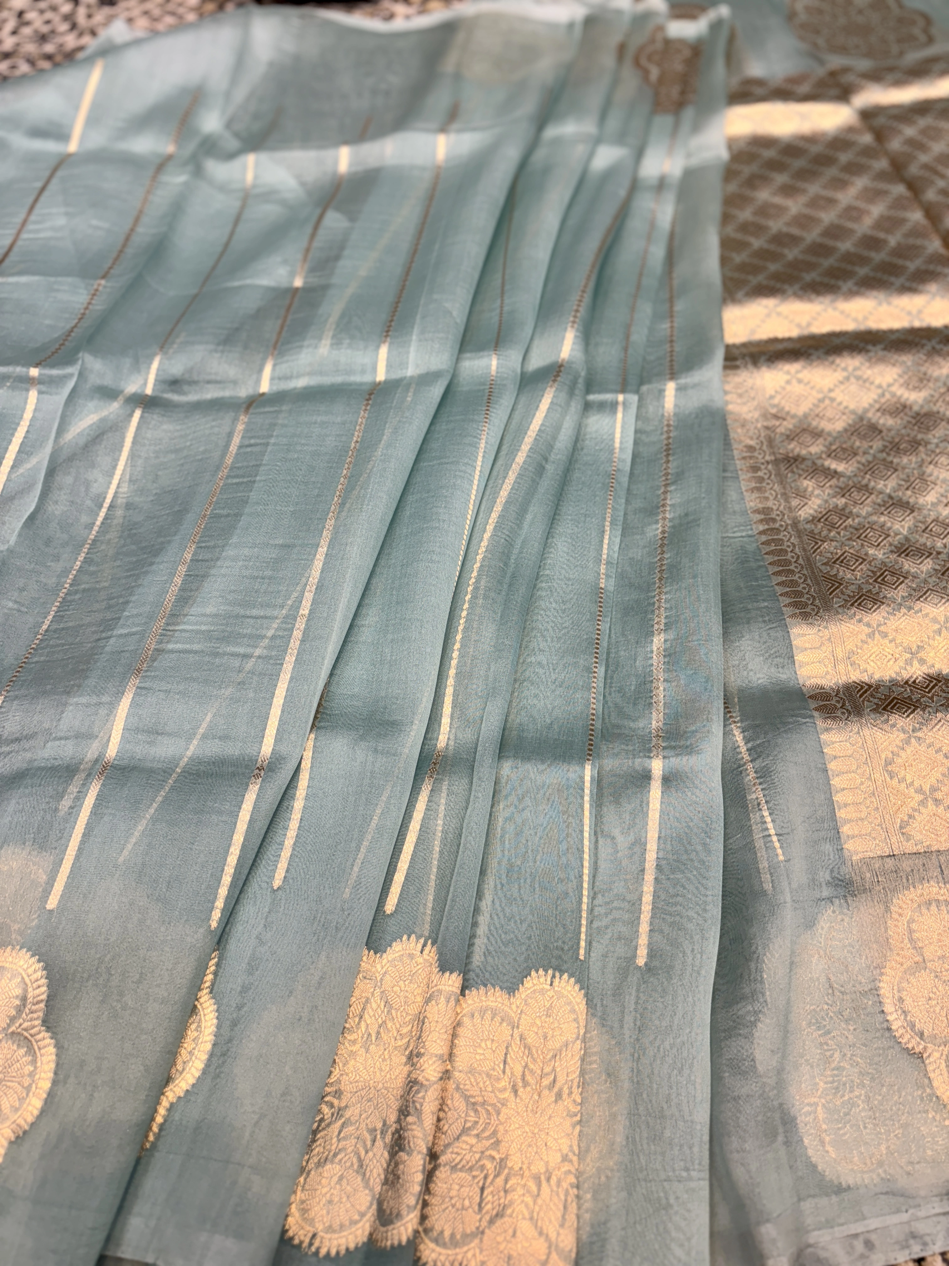 Powder Blue Pure Kora Kadhiyal Tissue Banaras Handloom Saree-Blue-2