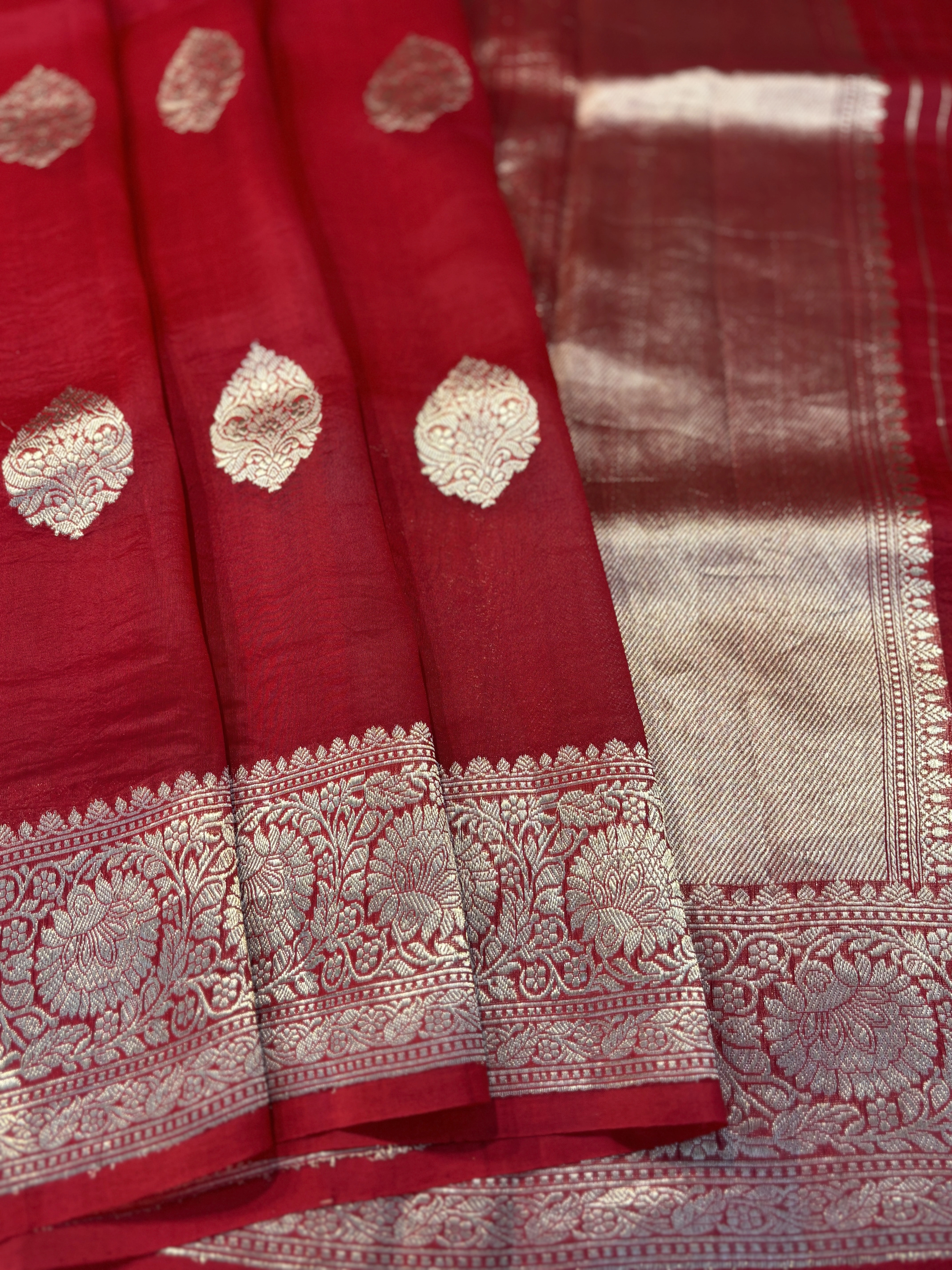 Red Pure Kora Kadhiyal Banaras Handloom Saree-RUNG1104