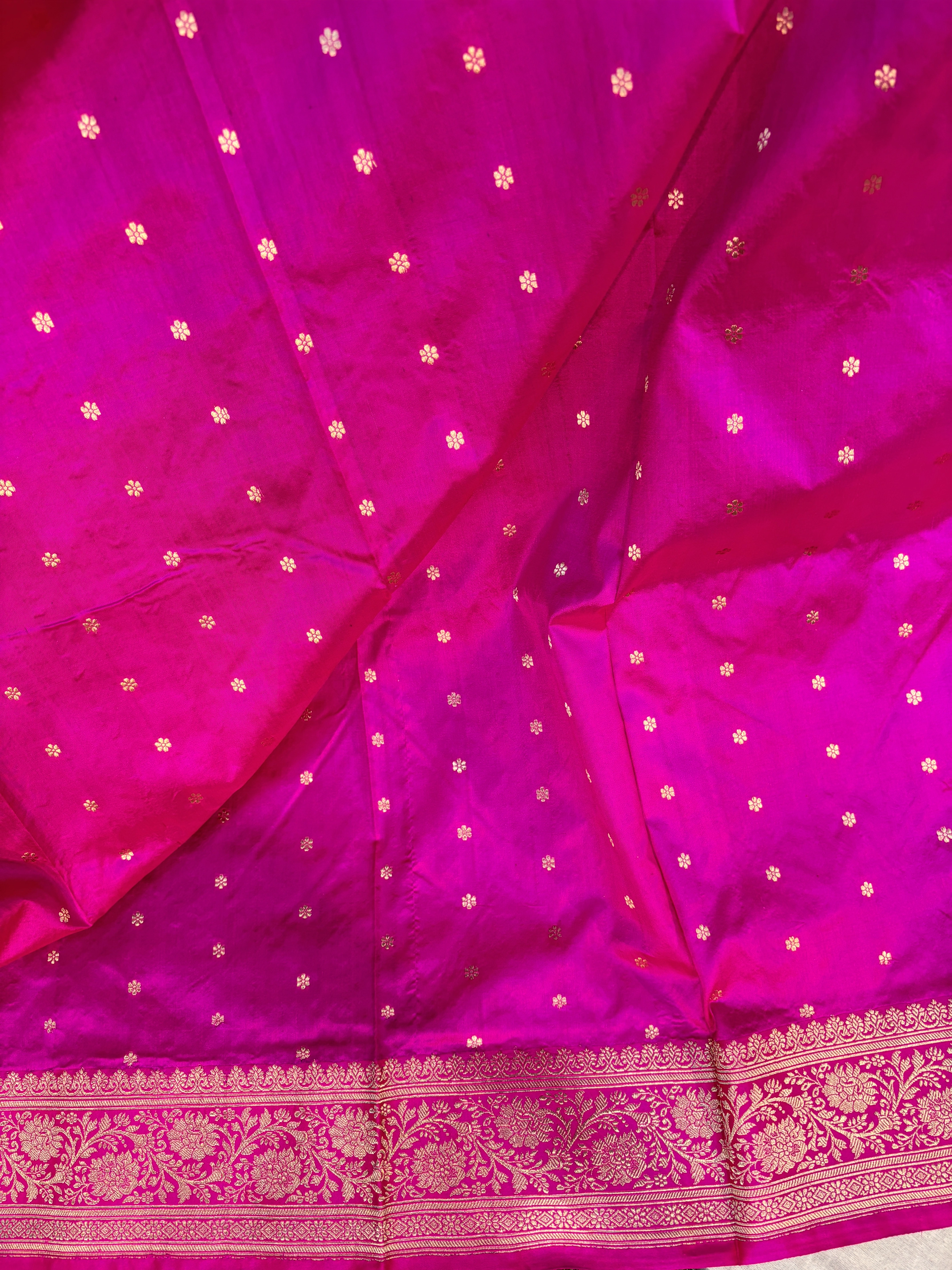 Dark Wine Pure Katan Kadhiyal Boota Banarasi Handloom Saree-3