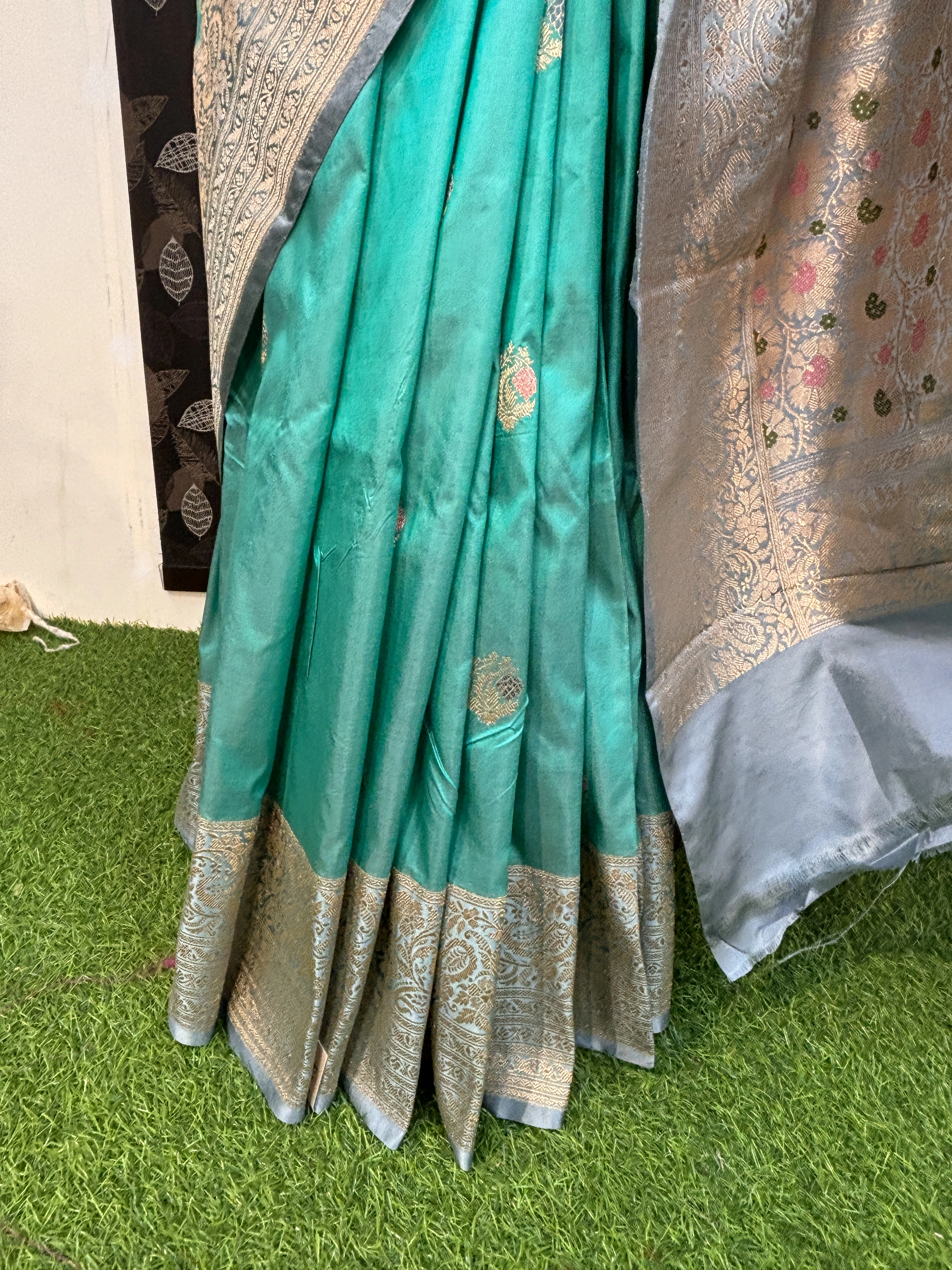 Bleu Sky Pure Katan Kadhiyal Boota Banarasi Handloom Sasree-2