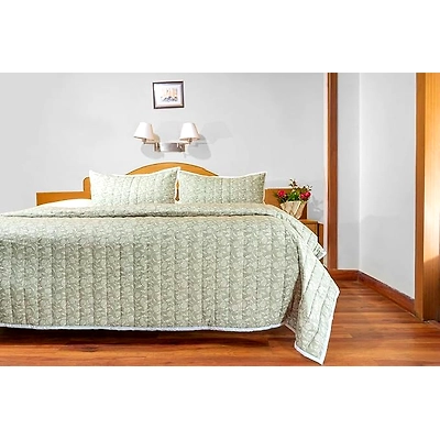 Floral Print Pattern Quilted Bedspread-12622556
