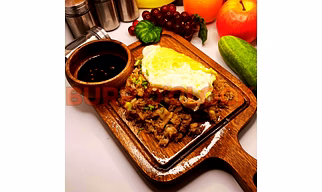 Beef & mushroom fried rice with 1pc egg