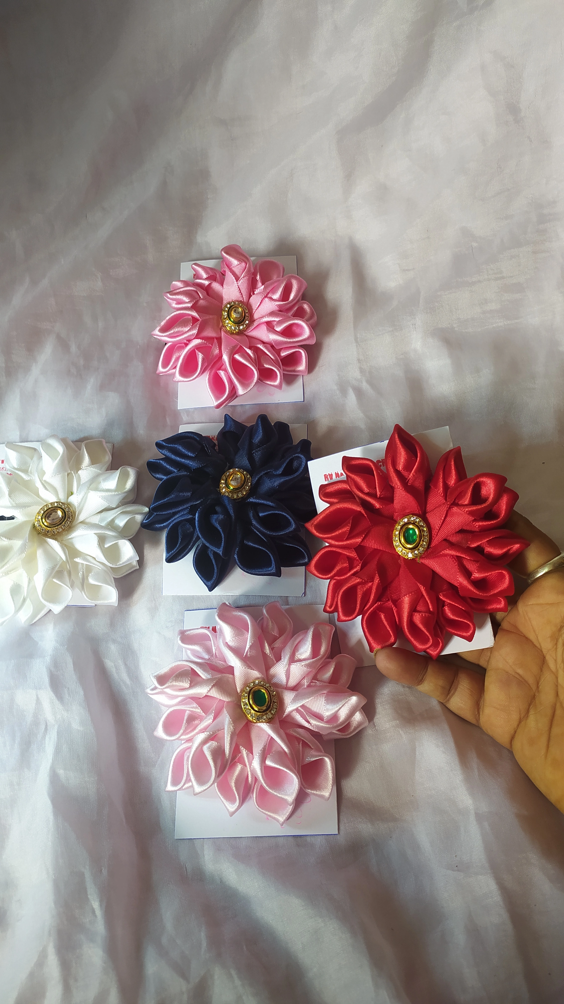 Giant adorable satin ribbon flower hair clip (Single Piece)-12364966