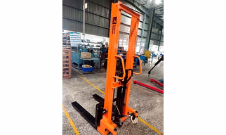 Stack-Easy Hydraulic Adjustable Manual Stacker