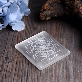 svelandre selenite divine authentic,natural selenite gemstone plate for cleansing, charging healing stones and crystals - engraved sri yanta (8x8 cm)