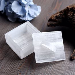 svelandre selenite souk authentic,natural selenite gemstone box for storing, cleansing, charging healing stones and crystals - selenite box with lid ( 7x7x5 cm)
