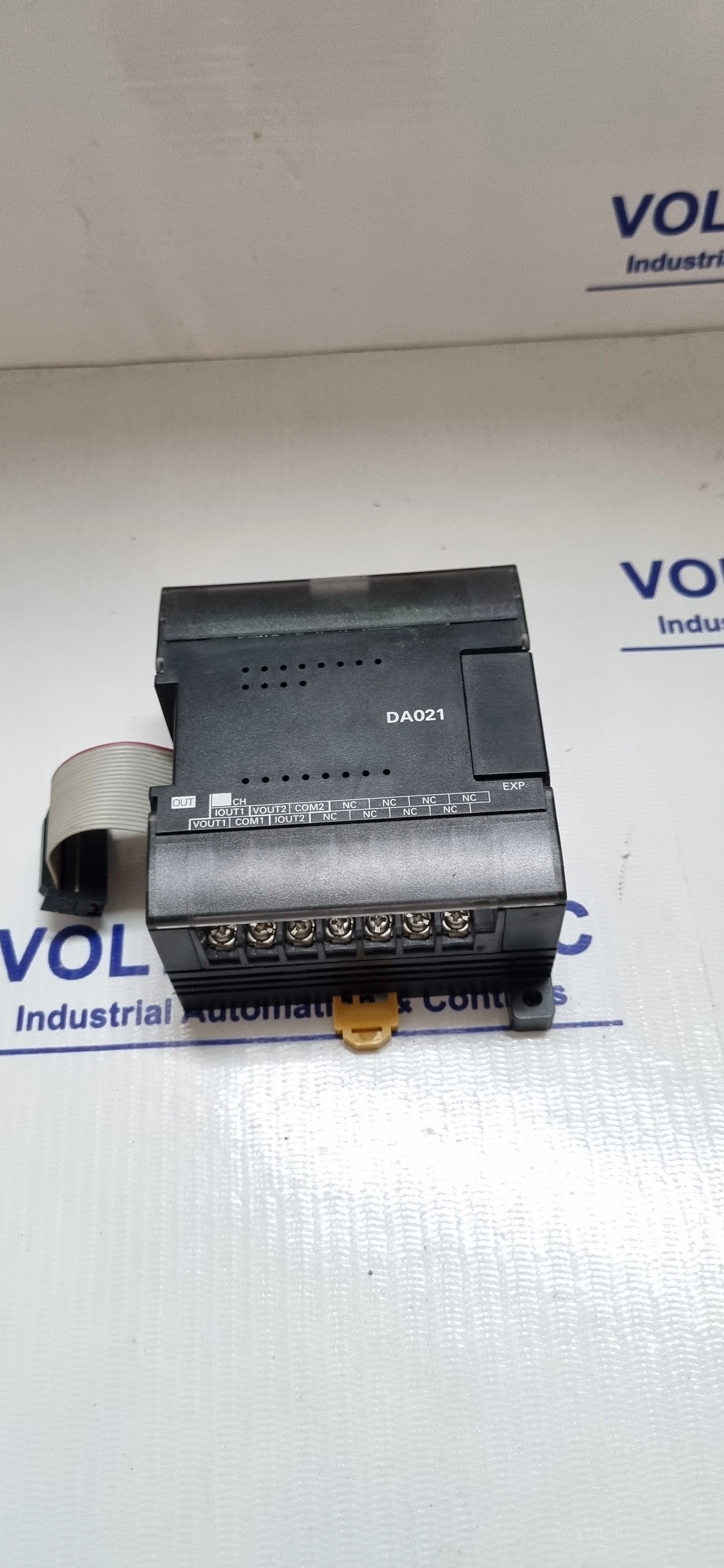 OMRON CP1W-DA021 PLC MODULE-1