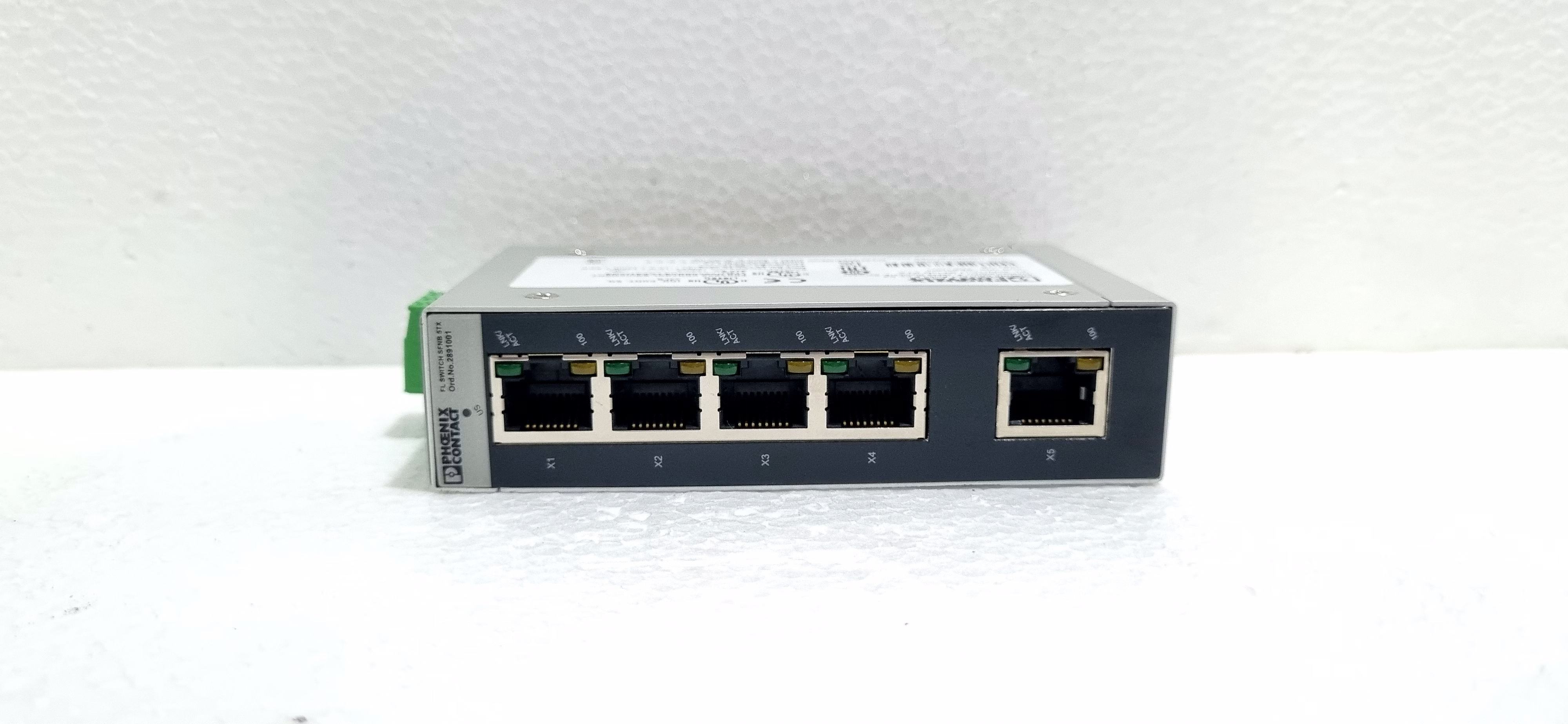 PHOENIX CONTACT 2891001 FL SWITCH SFNB 5TX INDUSTRIAL ETHERNET SWITCH image 4
