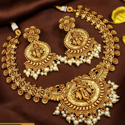 Timeless Beauty: Imitation Jewelry Necklaces for Every Occasion-3