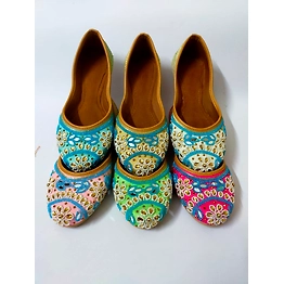 Punjabi Jutti hand embroidery with glass stones