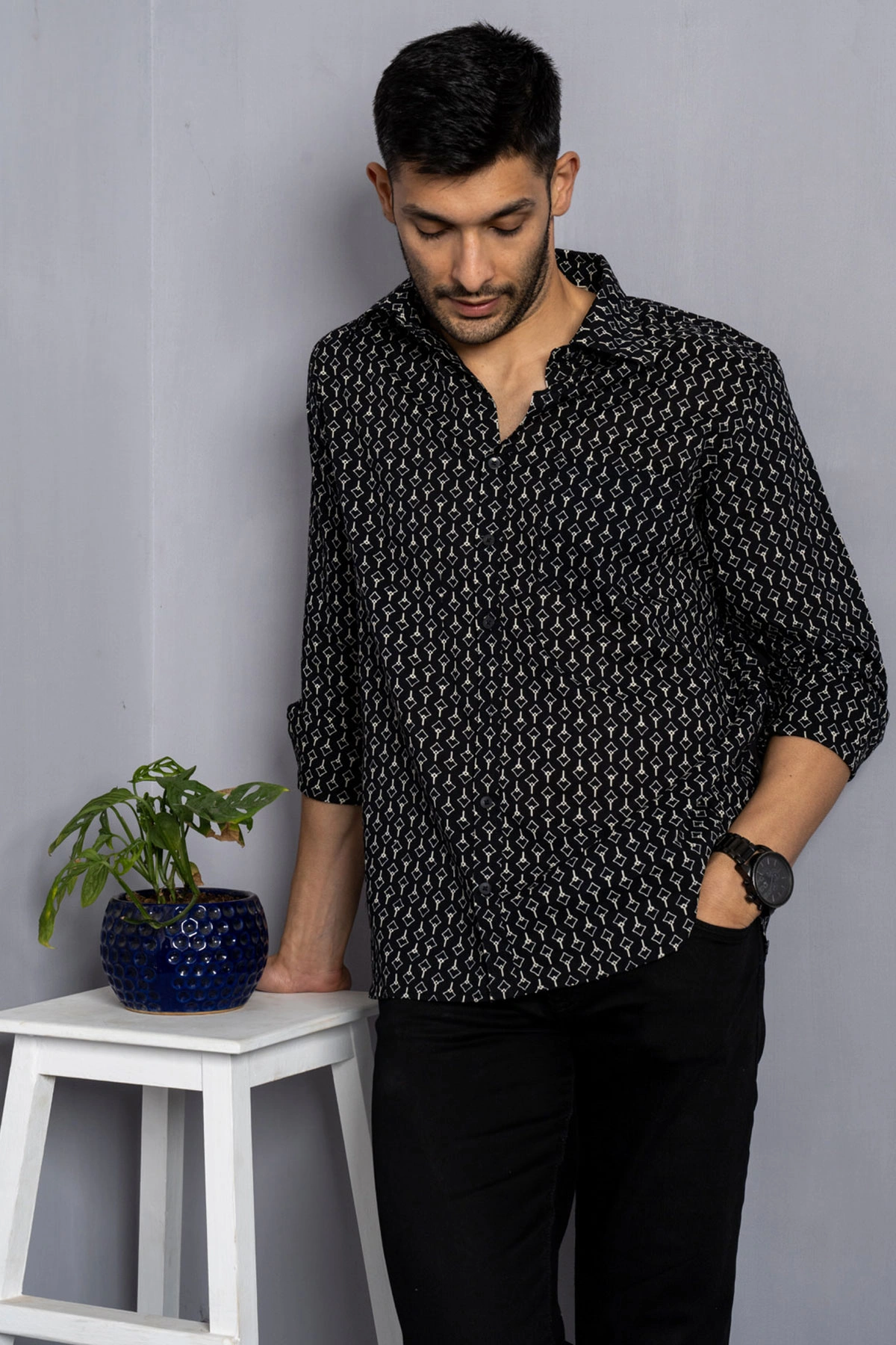 Black Geometric Print Casual Cotton Shirt Full Sleeves-3