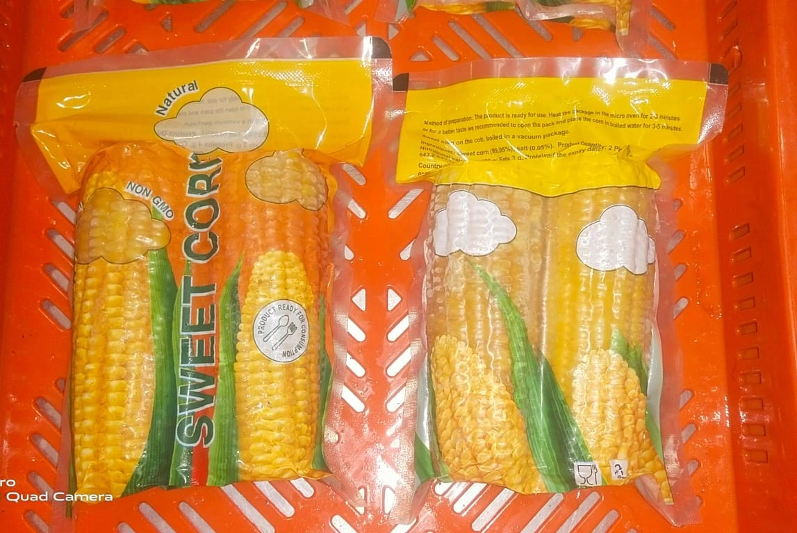 Vaccum packed Corn On Cobs-1