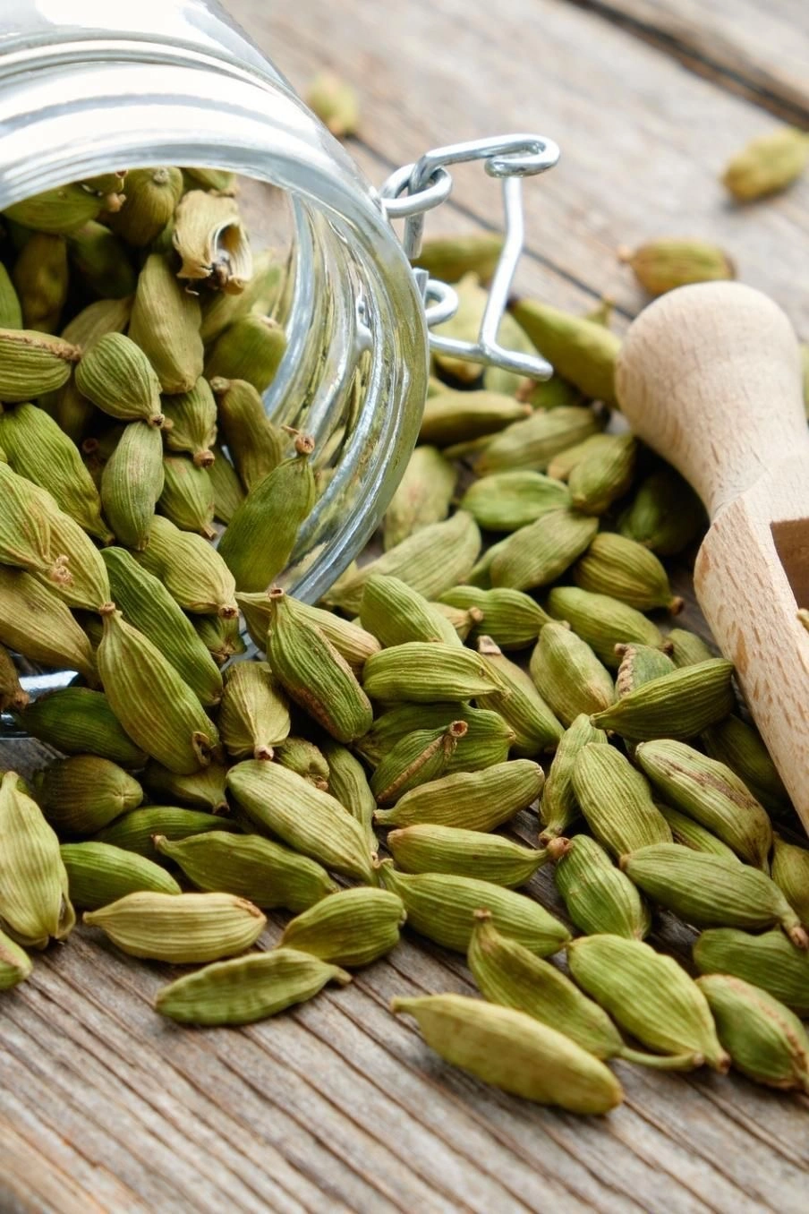 Cardamom-12438310