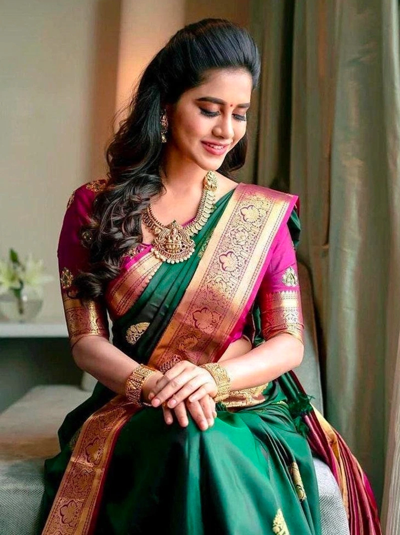 Green Banarasi Saree | Blush Blossom Pink Saree | | Kanjivaram Charm Silk Saree | Floral Fantasy Saree | Bollywood Saree-BTG-004