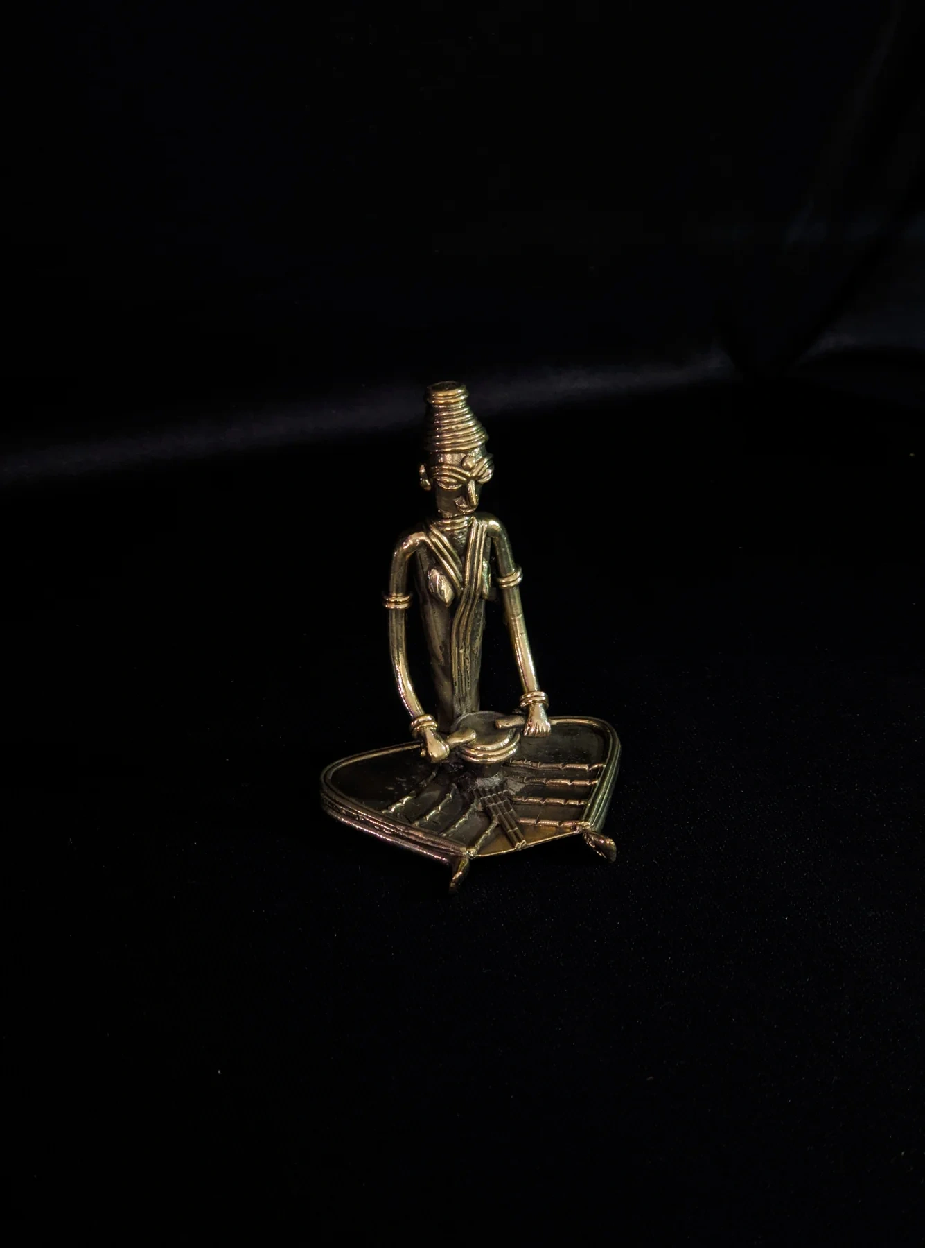 Handmade Dhokra - Tribal Lady Musician Sitting and Playing Drum-1